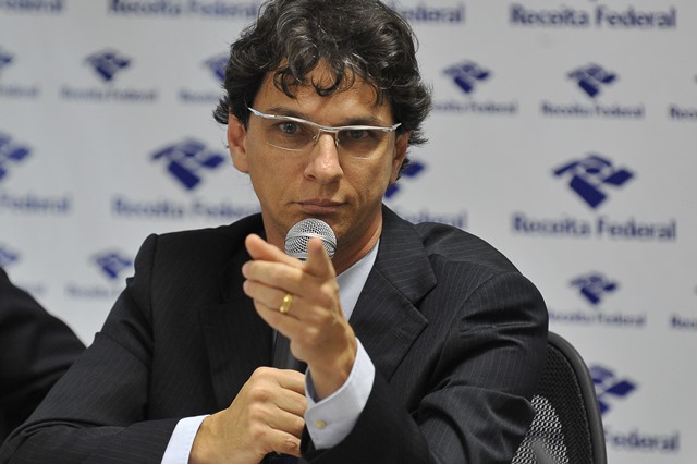 Perdão a multinacionais abre crise na Receita Federal
